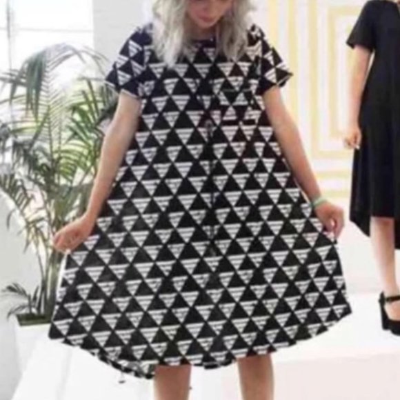 NWT LuLaRoe Carly Black & White Triangles Unicorn Small - Picture 1 of 10